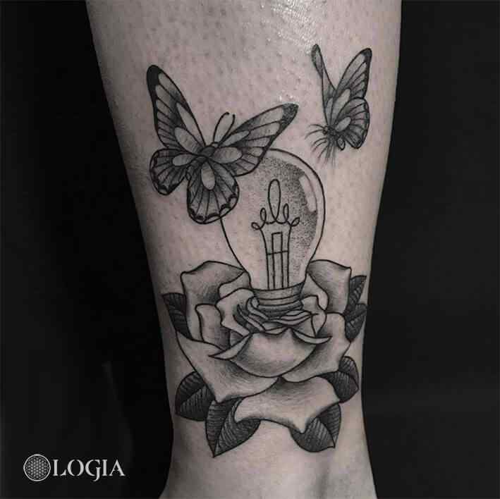 tatuaje-ornamental-bombilla-logia-barcelona-laia-desole  